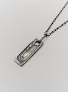 Ara necklace